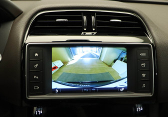 Подержанный автомобиль Jaguar F-Pace 2016 года (18 фото)