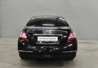 Подержанный автомобиль Nissan Teana 2013 года (6 фото)