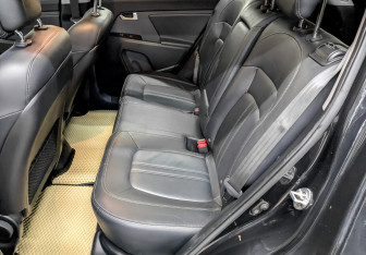 Подержанный автомобиль Kia Sportage 2011 года (12 фото)