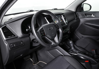 Подержанный автомобиль Hyundai Tucson 2017 года (15 фото)