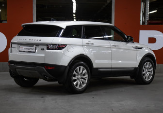 Подержанный автомобиль Land Rover Range Rover Evoque 2017 года (5 фото)