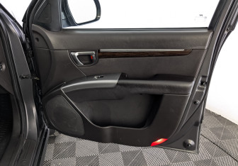 Подержанный автомобиль Hyundai Santa Fe 2011 года (25 фото)