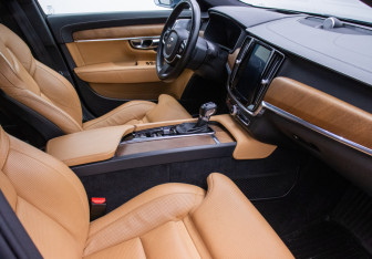 Подержанный автомобиль Volvo S90 2019 года (9 фото)