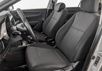 Подержанный автомобиль Kia Rio Hatchback 2021 года (20 фото)