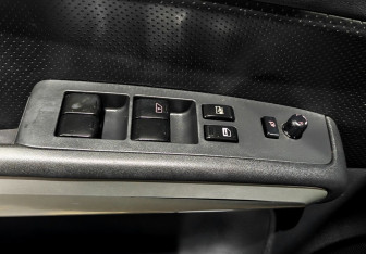 Подержанный автомобиль Nissan X-Trail 2011 года (16 фото)