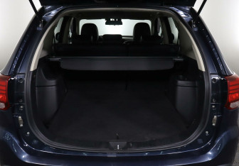 Подержанный автомобиль Mitsubishi Outlander 2016 года (14 фото)