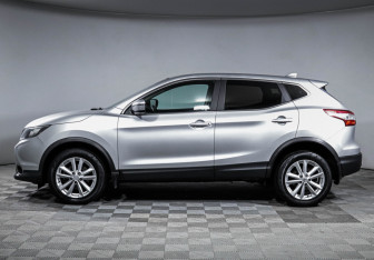 Подержанный автомобиль Nissan Qashqai 2017 года (8 фото)