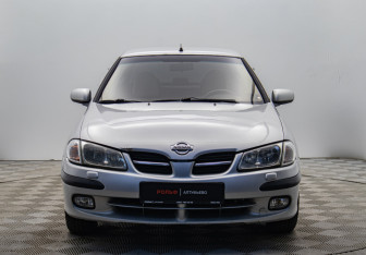 Подержанный автомобиль Nissan Almera Sedan 2002 года (8 фото)