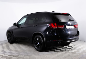 Подержанный автомобиль BMW X5 2016 года (7 фото)