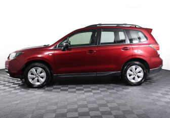 Подержанный автомобиль Subaru Forester Suv 2017 года (8 фото)