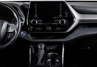 Подержанный автомобиль Toyota Highlander 2020 года (15 фото)