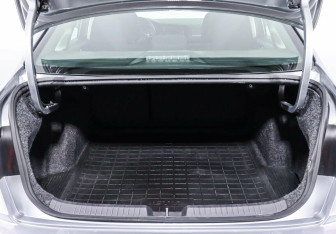 Подержанный автомобиль Volkswagen Jetta Sedan 2020 года (16 фото)