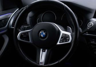 Подержанный автомобиль BMW X4 2021 года (15 фото)