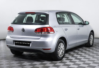 Подержанный автомобиль Volkswagen Golf Hatchback 2009 года (3 фото)