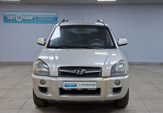 Подержанный автомобиль Hyundai Tucson 2008 года (2 фото)