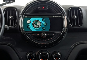 Подержанный автомобиль MINI Countryman 2020 года (16 фото)