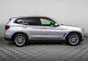 Подержанный автомобиль BMW X3 2018 года (4 фото)