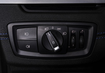 Подержанный автомобиль BMW X1 2020 года (19 фото)