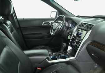 Подержанный автомобиль Ford Explorer 2012 года (5 фото)