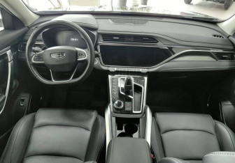 Подержанный автомобиль Geely Atlas Pro 2023 года (10 фото)