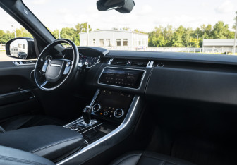 Подержанный автомобиль Land Rover Range Rover Sport 2018 года (16 фото)