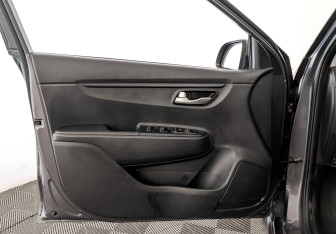 Подержанный автомобиль Kia Rio Hatchback 2021 года (19 фото)