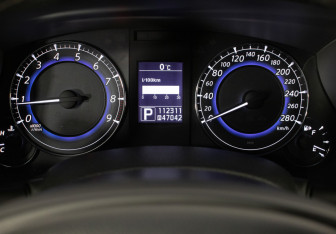 Подержанный автомобиль Infiniti EX 2011 года (12 фото)