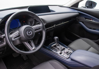 Подержанный автомобиль Mazda CX-30 2020 года (9 фото)