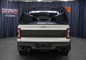 Подержанный автомобиль Ford F-150 2022 года (6 фото)