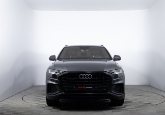 Подержанный автомобиль Audi Q8 2020 года (2 фото)