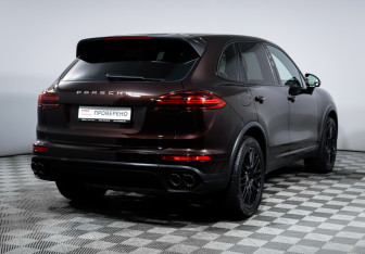 Подержанный автомобиль Porsche Cayenne 2015 года (5 фото)