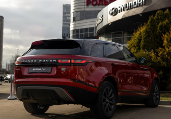 Подержанный автомобиль Land Rover Range Rover Velar 2019 года (4 фото)