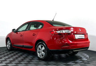Подержанный автомобиль Renault Fluence 2012 года (7 фото)