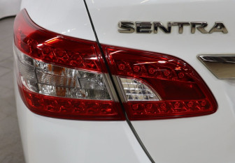 Подержанный автомобиль Nissan Sentra Sedan 2015 года (22 фото)