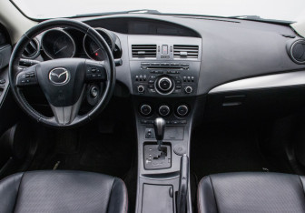 Подержанный автомобиль Mazda 3 Sedan 2012 года (13 фото)