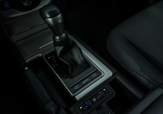 Подержанный автомобиль Toyota Land Cruiser Prado 2021 года (13 фото)