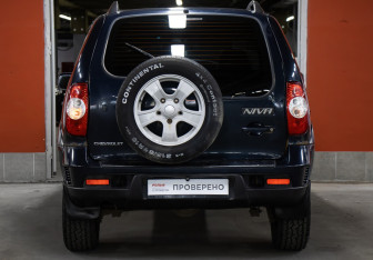 Подержанный автомобиль Chevrolet Niva 2012 года (6 фото)