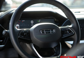 Подержанный автомобиль Geely Monjaro 2024 года (12 фото)