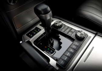 Подержанный автомобиль Toyota Land Cruiser Suv 2019 года (30 фото)