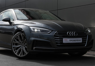 Подержанный автомобиль Audi A5 Coupe 2016 года (23 фото)