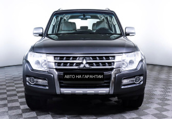 Подержанный автомобиль Mitsubishi Pajero 2017 года (2 фото)