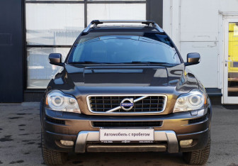 Подержанный автомобиль Volvo XC90 2014 года (2 фото)