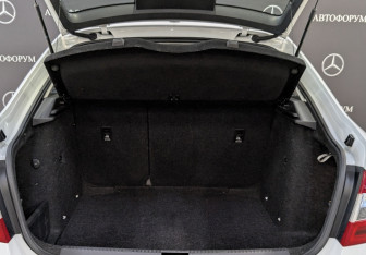 Подержанный автомобиль Skoda Octavia Liftback 2019 года (10 фото)