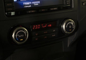 Подержанный автомобиль Mitsubishi Pajero 2012 года (17 фото)