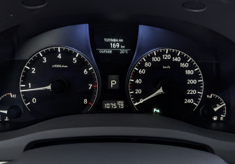 Подержанный автомобиль Lexus RX 2011 года (16 фото)