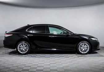 Подержанный автомобиль Toyota Camry Sedan 2020 года (4 фото)