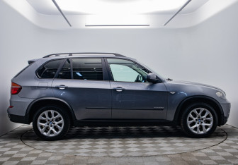 Подержанный автомобиль BMW X5 2011 года (6 фото)