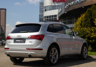 Подержанный автомобиль Audi Q5 2009 года (4 фото)