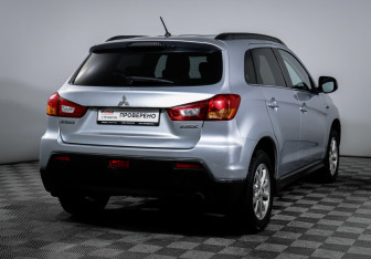 Подержанный автомобиль Mitsubishi ASX 2011 года (5 фото)
