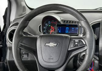 Подержанный автомобиль Chevrolet Aveo Sedan 2012 года (13 фото)